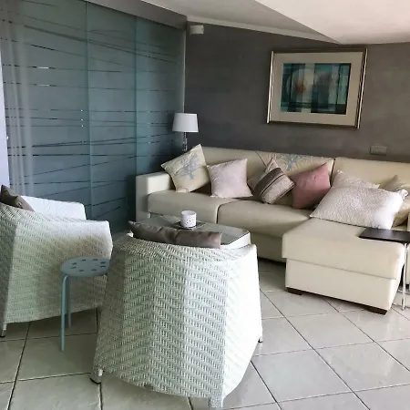 La Terrazza Sul Mare Porto Luna 2 빌라 *
